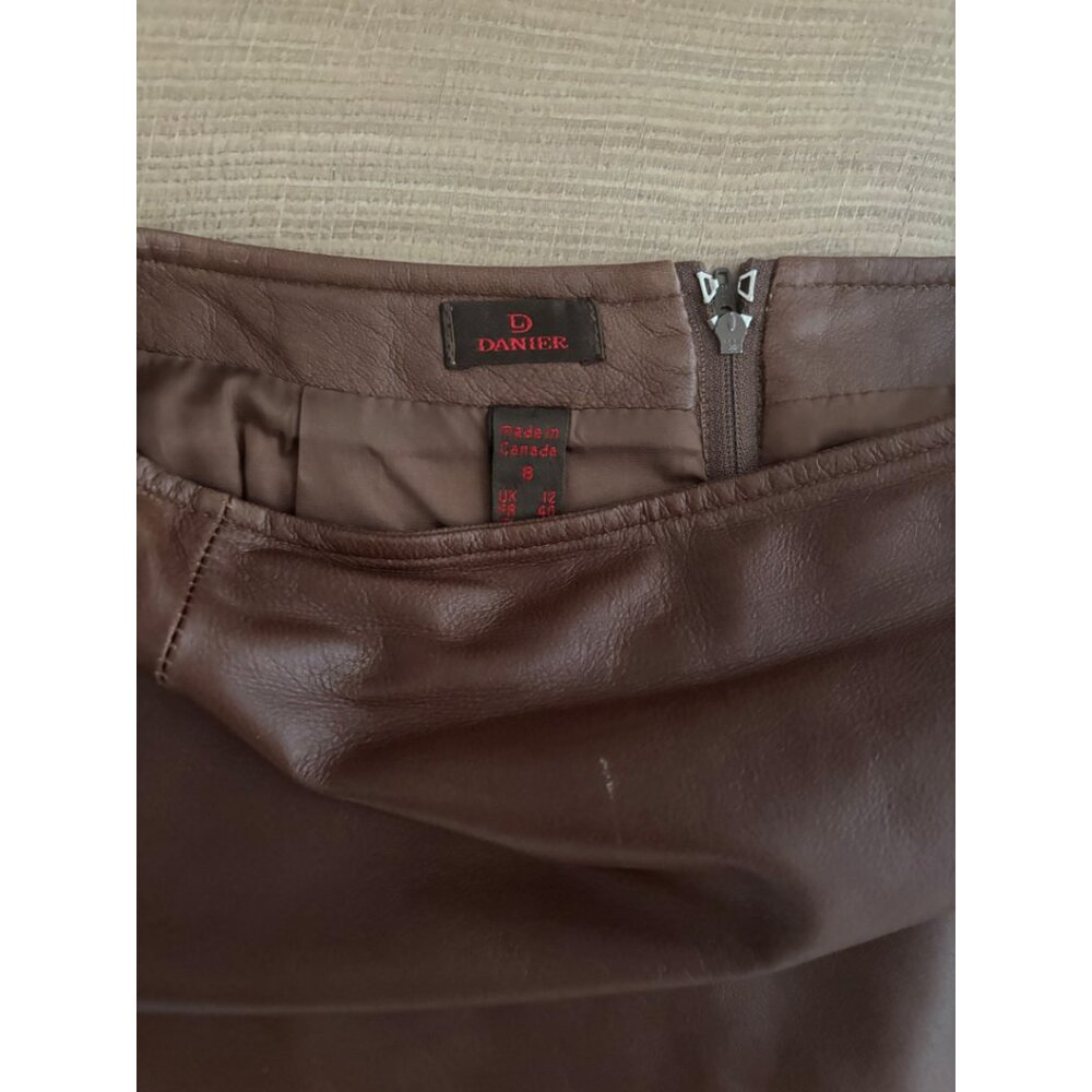 Danier Genuine Leather Skirt - Picture 4 of 8